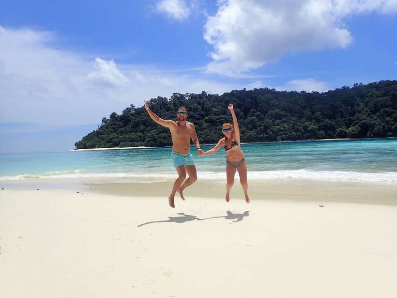 Koh Lanta: Adventure Sea Tour to Koh Rok and Koh Haa - Thai lunch at Ao Man Sai Beach