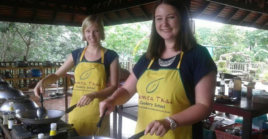 Koh Lanta: Evening Course at Lanta Thai Cookery School - A four-hour Thai food lesson near Long Beach