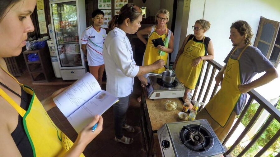 Koh Lanta: Lunch Course at Lanta Thai Cookery School - Individual cooking, with help when recipes get busy