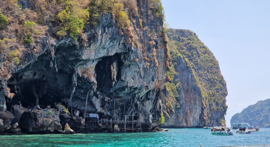 Koh Lanta: Phi Phi Islands Tour w/ Maya Bay, Snorkel & Lunch - Lunch on Phi Phi Don