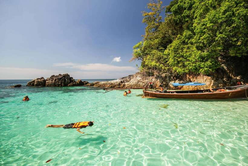 Koh Lipe: 5 Island Snorkeling Trip by Longtail Boat w/ Lunch - Koh Yang: a different kind of reef