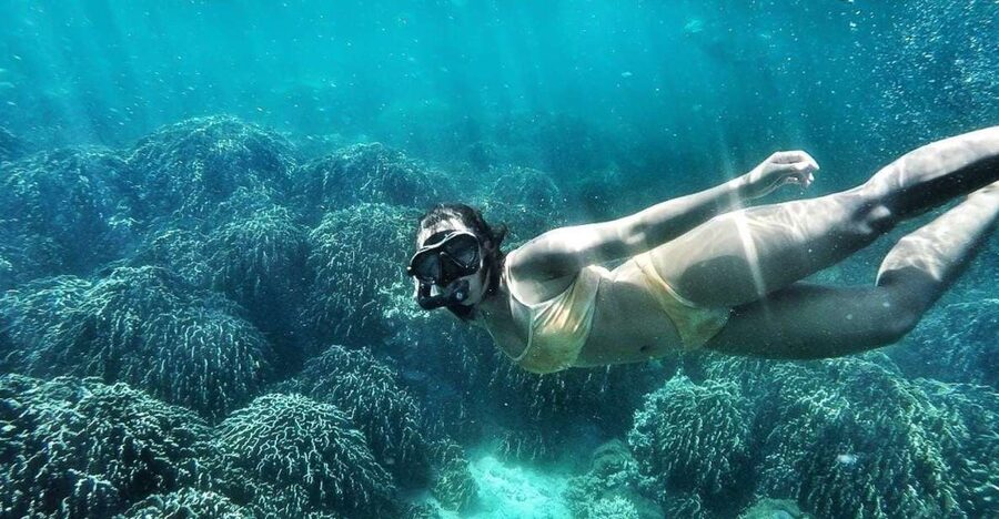 Koh Lipe: Full Day Multi-Island Snorkeling Trip with Lunch - Koh Hin Son begins with rock and clear water
