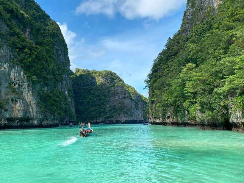Koh Phi Phi: Maya Bay Private Longtail Boat Tour - Loh Samah Bay from the water