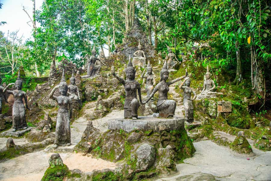 Koh Samui: Elephant Sanctuary and Jungle Tour with Lunch - Wat Teepangkorn rewards the climb