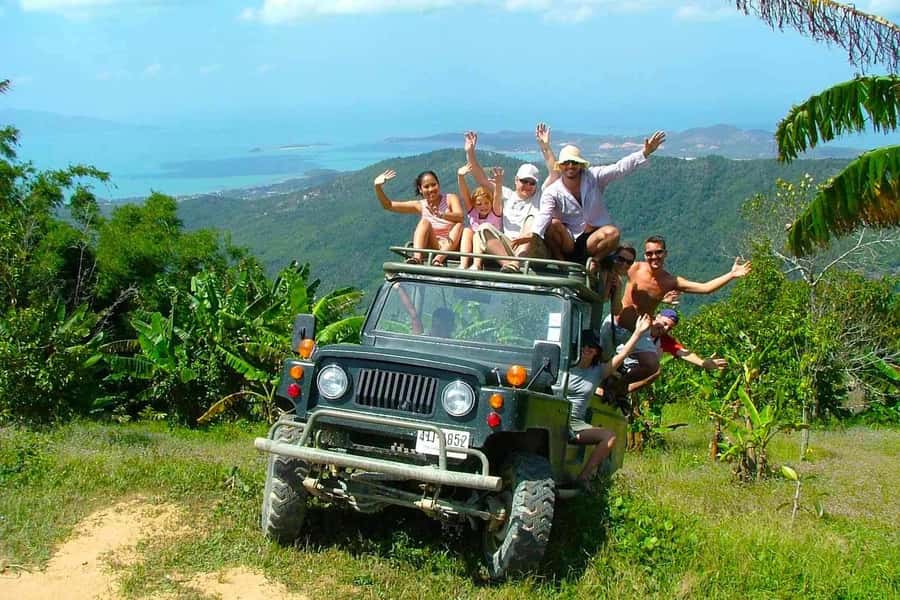 Koh Samui: Mr.Ung's 4WD Wild Jungle Safari Tour with Lunch - Riding an ex-army jeep into the hills