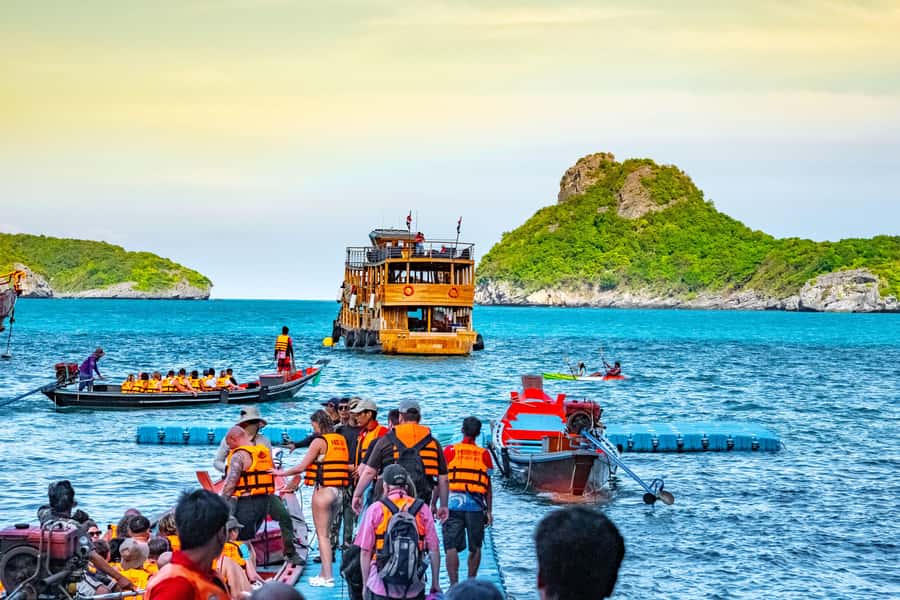 Koh Samui: Mu Ko Ang Thong Park Cruise with Kayaking Option - Lunch, Bua Boke Cave, and time on the central island