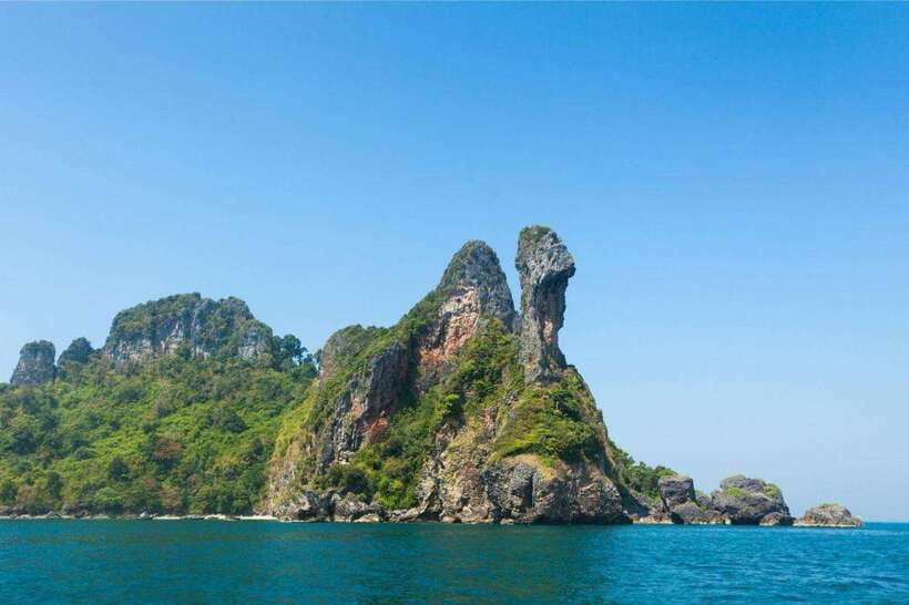 Krabi: 4 Islands Longtail Boat Tour with Lunch - Lunch keeps the day simple