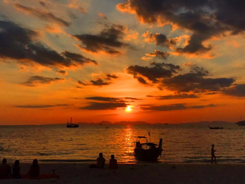 Krabi: 4 Islands Sunset Longtail Boat Tour with BBQ Dinner - Who should book this Krabi island tour