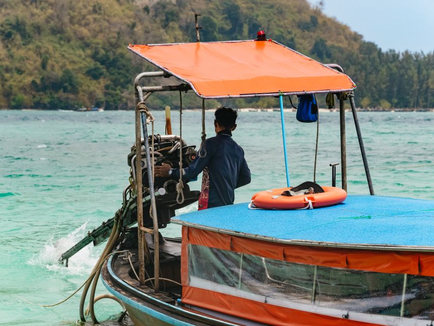 Krabi: 4 Islands Tour by Longtail Boat & Thai Buffet Lunch - Chicken Island: the photo stop with a funny name