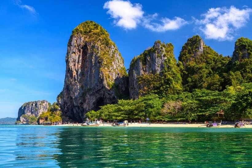 Krabi: 7-Island Tour by Longtail Boat with Sunset - Language, guides, and the group experience