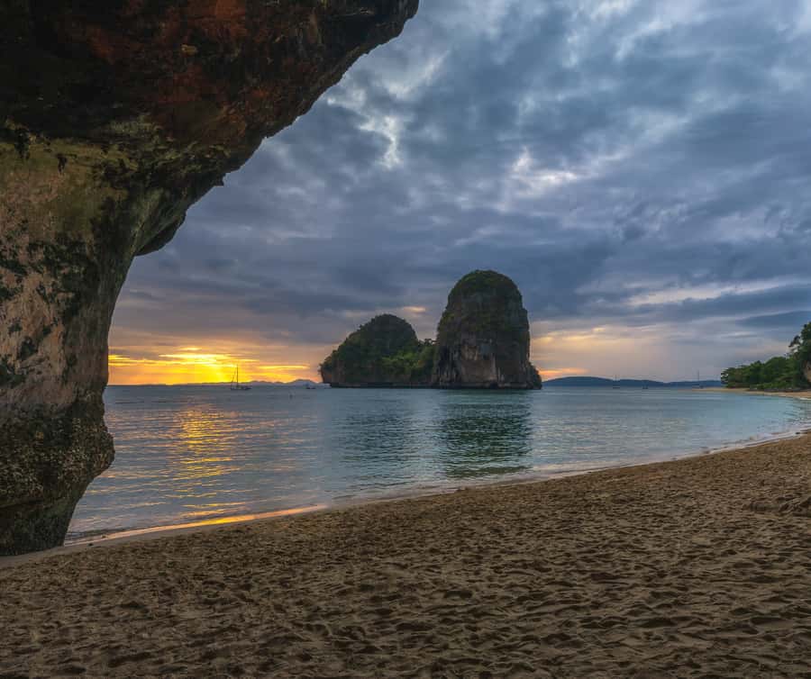 Krabi: Bioluminescent Plankton, Snorkeling & Sunset Tour - Phra Nang Cave Shrine: a quick opening look