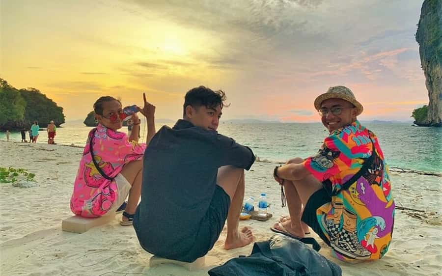 Krabi: Bioluminescent Plankton, Snorkeling & Sunset Tour - Tup Island and the changing sandbar
