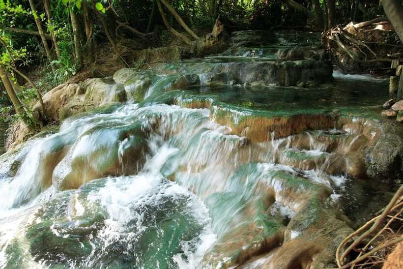 Krabi: Emerald Pool, Hot Waterfall, & Tiger Cave Temple Tour - What the van ride and guide add