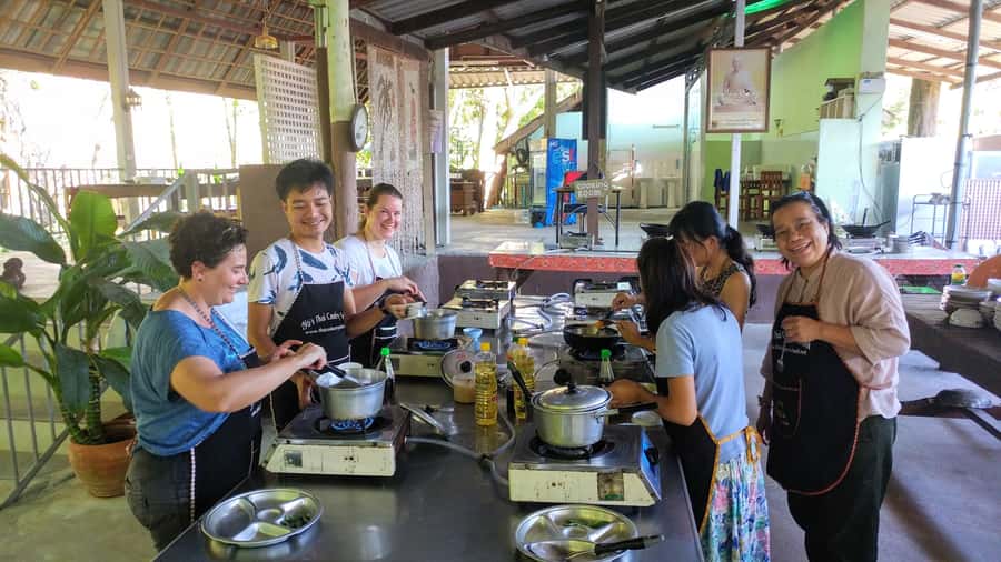 Krabi: Evening Thai Cooking Class at Ya's Cookery - Key points to know