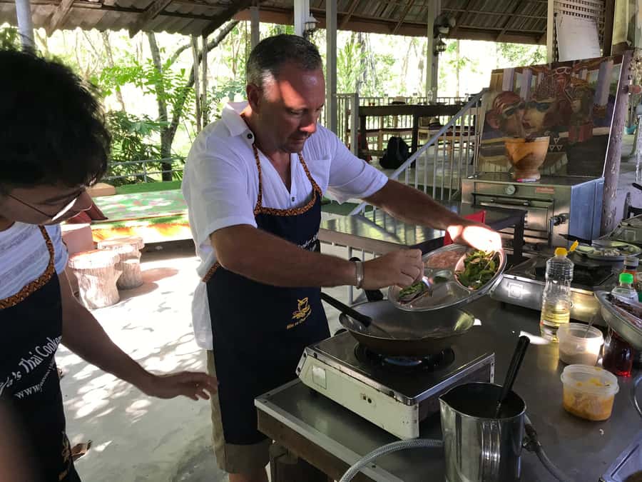 Krabi: Evening Thai Cooking Class at Ya's Cookery - Why the curry paste is the best part