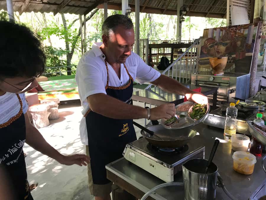 Krabi: Evening Thai Cooking Class at Ya's Cookery - Evening timing and the open-air kitchen