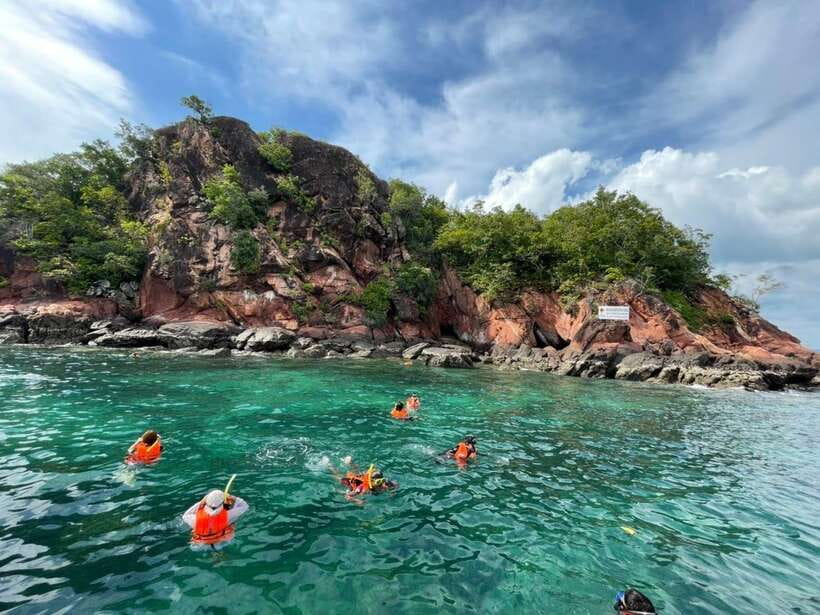 Krabi: Hong Island Longtail Boat & Kayak Tour w Buffet Lunch - Timing, crowds, and weather
