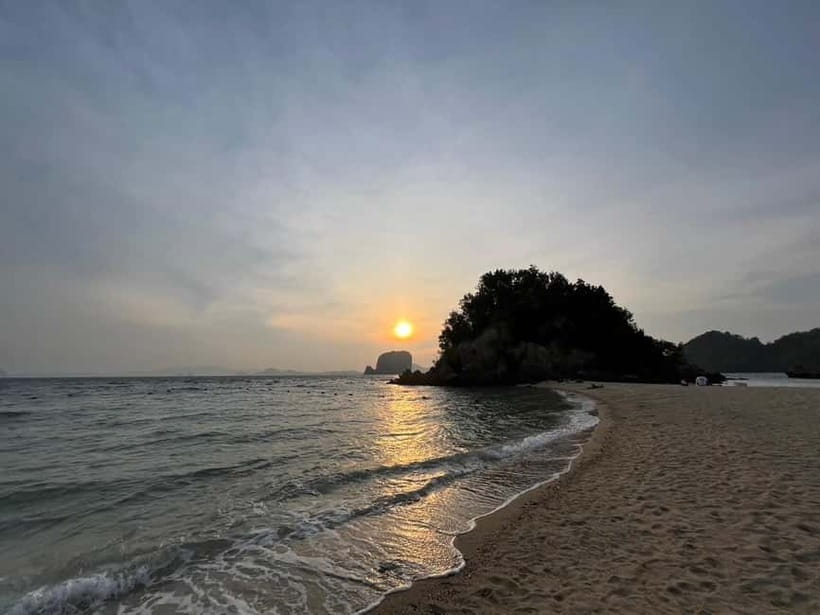 Krabi: Hong Island Sunset and BBQ Dinner Tour - Hotel Pickup and Departure From Ao Thung