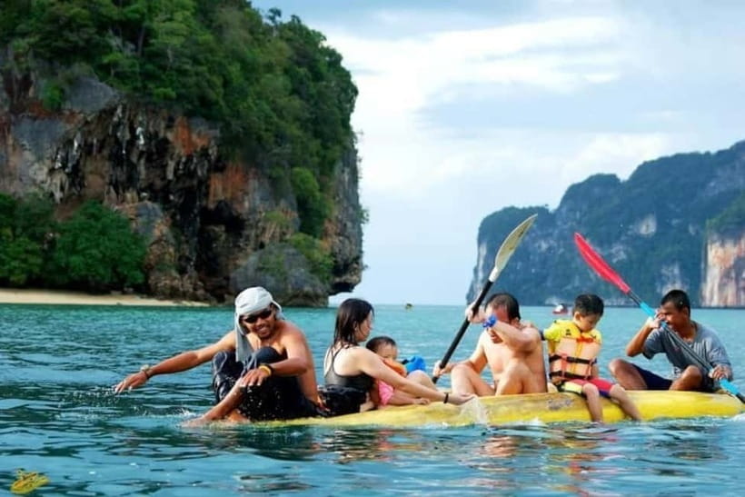 Krabi: Hong Island with Kayaking by speedboat - Guide service and group management