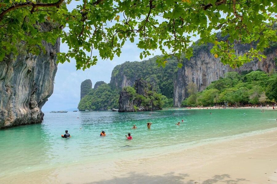 Krabi: Hong Islands Day Tour by Longtail Boat - Two hours on Hong Island