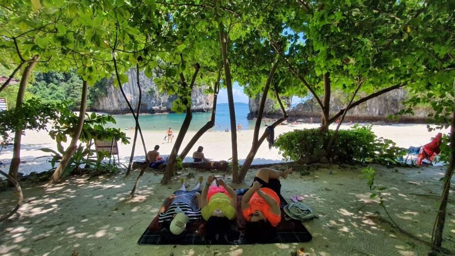 Krabi: Hong Islands Day Trip by Speedboat with Lunch - Hong Island beach, swimming, and the first long stop