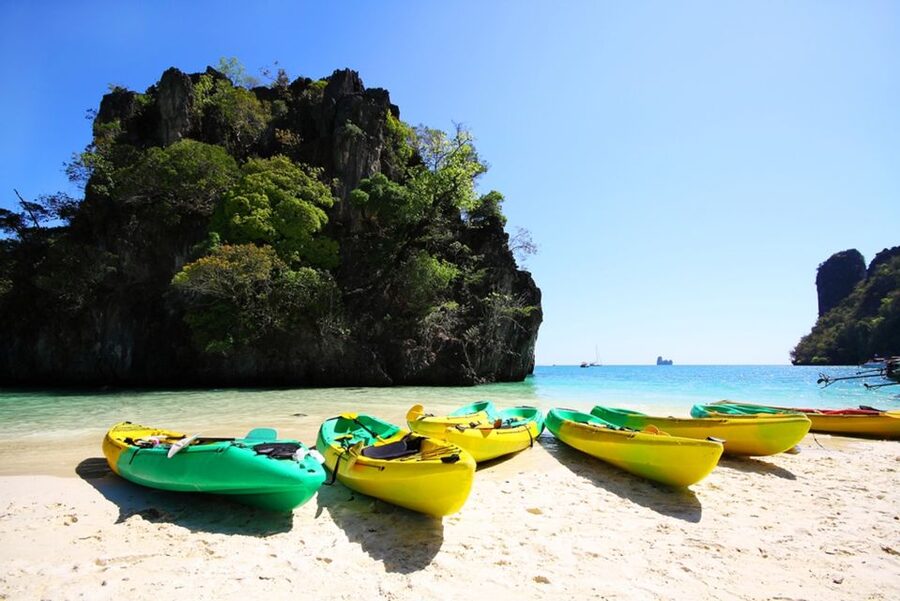 Krabi: Hong Islands Day Trip by Speedboat with Lunch - The 360-degree viewpoint and its steep reward