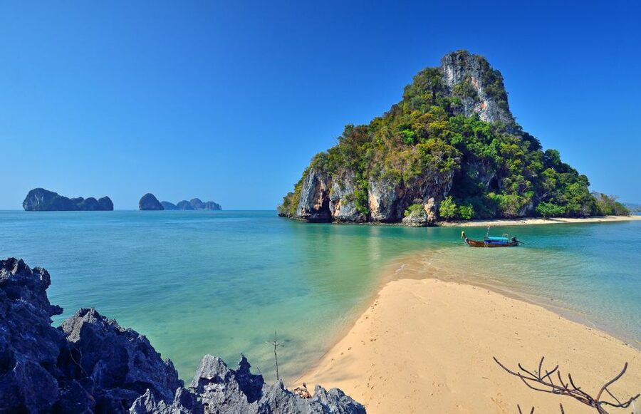 Krabi: Hong Islands Snorkeling with Lunch by Longtail Boat - Group size and the choice between boats