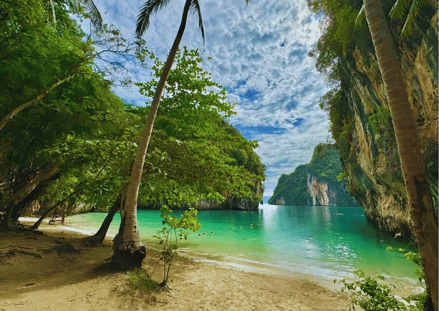 Krabi: Hong Islands Sunset, Bioluminescent Plankton and BBQ - Who will enjoy this Krabi boat trip most