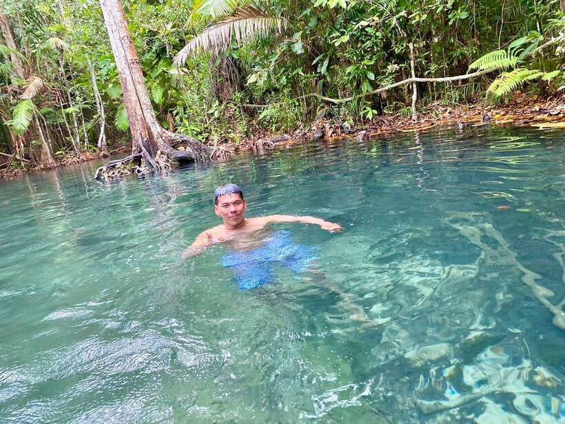 Krabi: Klong Root (Crystal lake) Kayaking tour - The pineapple plantation visit