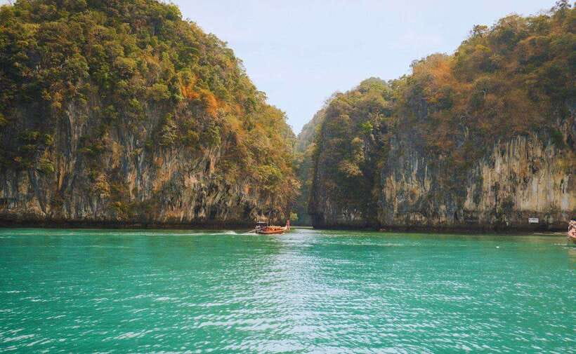 Krabi: Koh Hong Small Group Tour by Luxury Longtail Boat - The luxury longtail boat is worth noticing