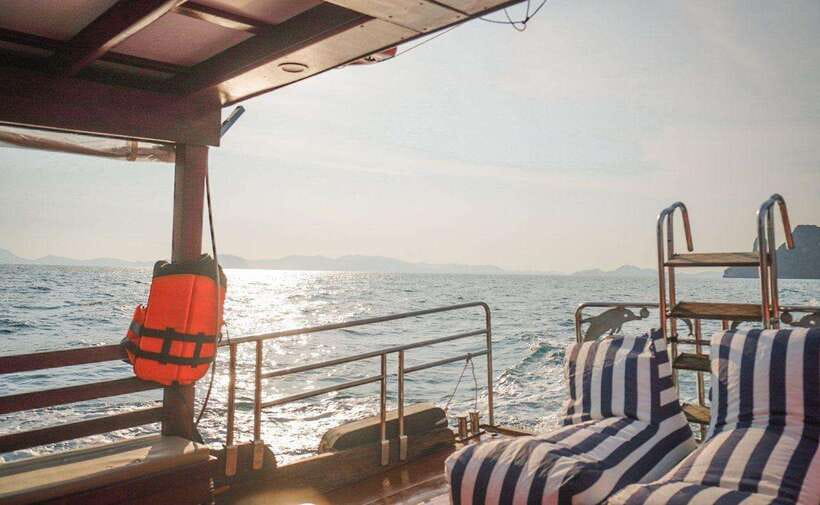 Krabi: Koh Hong Small Group Tour by Luxury Longtail Boat - Snorkeling near Koh Hong