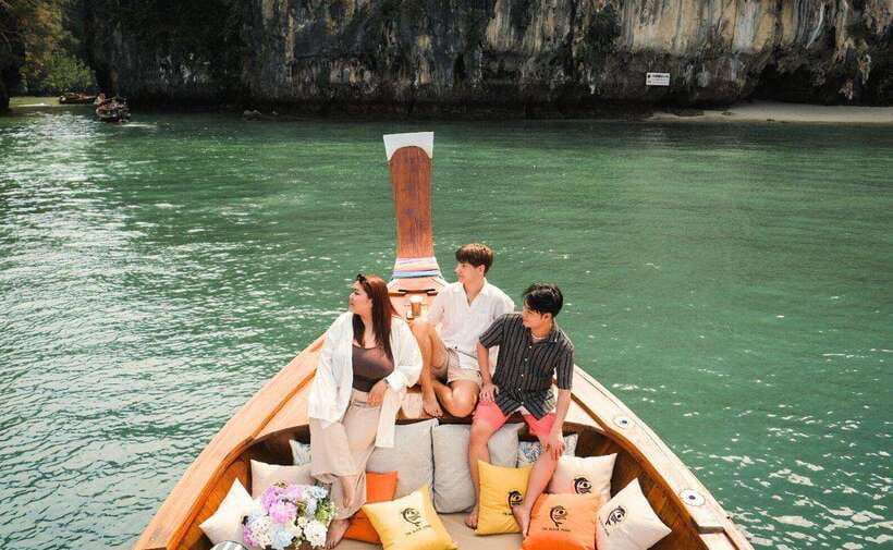 Krabi: Koh Hong Small Group Tour by Luxury Longtail Boat - Hong Island beach and the viewpoint