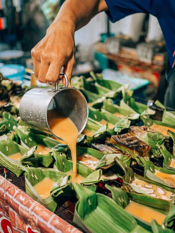 Krabi: Morning Food Tour with Local Guide - Dim sum in a popular local restaurant