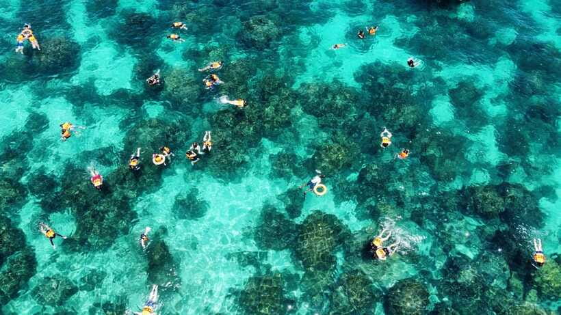 Krabi: Phi Phi and 4 Islands with Snorkeling by Speed Boat - Pileh Lagoon, the calm-water contrast