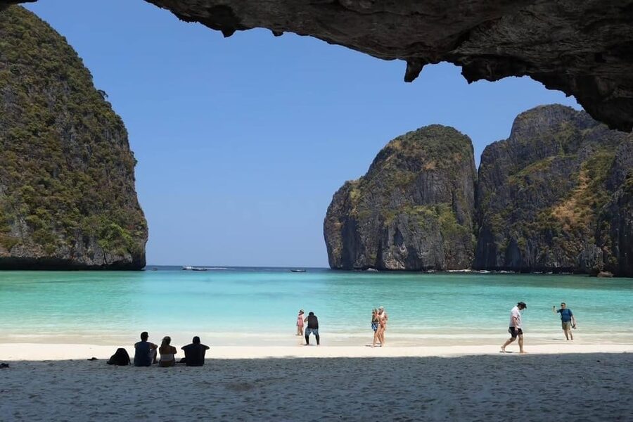 Krabi: Phi Phi Islands & Maya Bay Speedboat Tour with Lunch - Group size, comfort, and private options