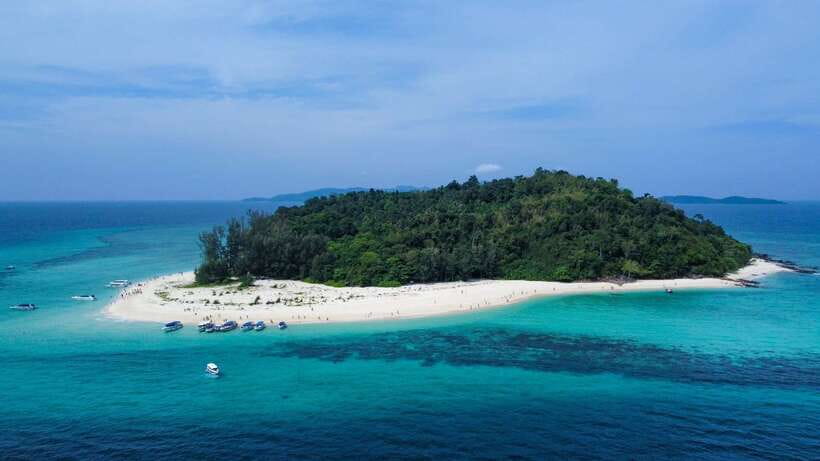 Krabi: Phi Phi Islands Speedboat Tour with Buffet Lunch - Buffet lunch on Phi Phi Don