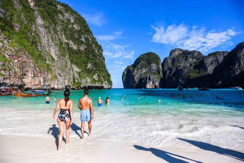 Krabi: Phi Phi Islands Speedboat Tour with Buffet Lunch - Snorkeling in clear tropical water