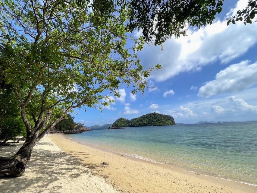 Krabi's Hong Island Speed Boat Blast with 360° Viewpoint - The 360° viewpoint and its short uphill walk