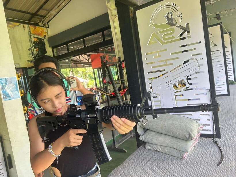 Krabi shooting range(.22 LRM4, .10 bullet) - Choosing between handgun, rifle, and shotgun