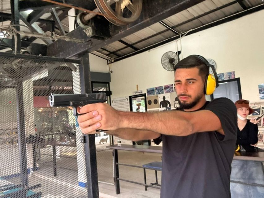 Krabi shooting range (9mm GLOCK17 10 bullet) - The safety lesson comes first