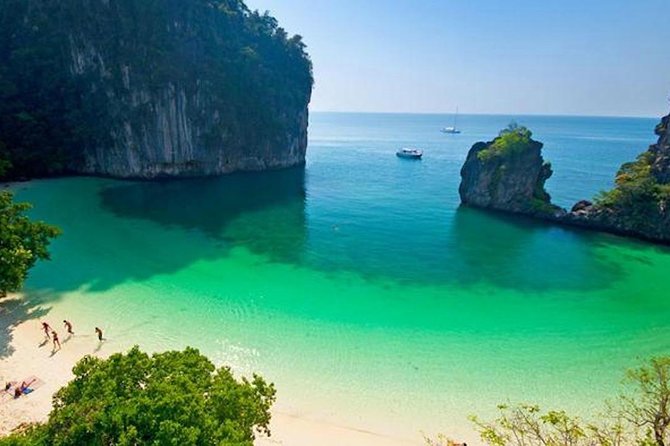 Krabi to James Bond and Hong Islands Offbeat Speedboat Tour - Lunch on the beach, with a useful pause