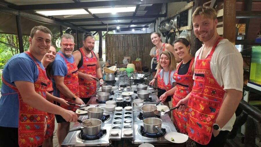 Krabi: Traditional Thai Cooking Class with Local Chef - Pickup areas and the timing that matters