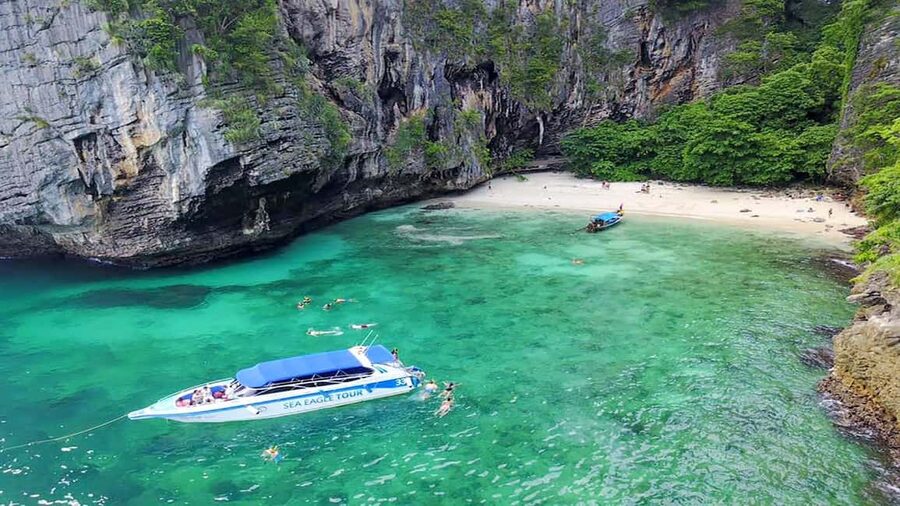 Krabi: Ultimate Phi Phi & Maya Bay Ascent by Speedboat - Loh Samah Bay and the walk to Maya Bay