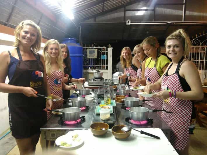 Krabi: Unveiling Thai Flavors by Night at Smart Cook School - Why a Thai cooking class belongs in your Krabi plans