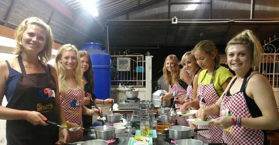 Krabi: Unveiling Thai Flavors by Night at Smart Cook School - Hotel pickup from Ao Nang and Ao Nam Mao