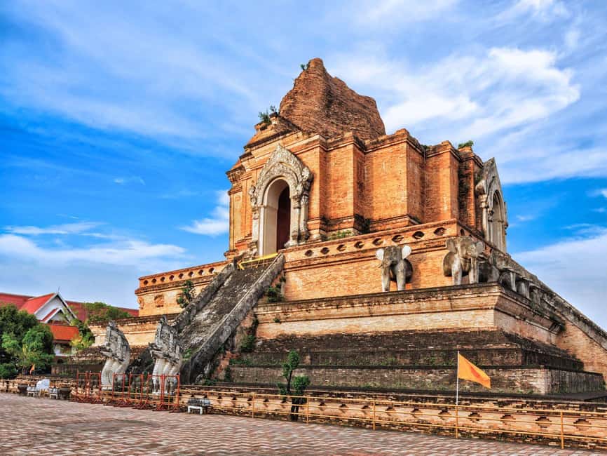Long Neck Village, Silver Temple & Chiang Mai Top Sites - Wat Sri Suphan, Chiang Mai’s Silver Temple