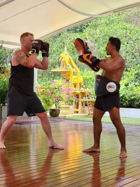 Muay Thai Boxing Class for Beginners - What the One-Hour Class Feels Like