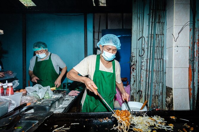 Old Siam Bangkok Food Tour with 15+ Tastings - Small groups make the food easier to understand