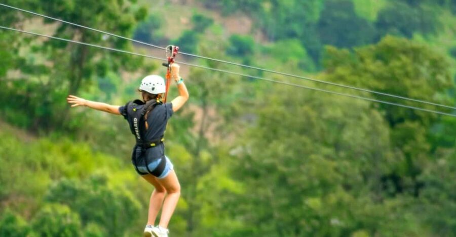 Pai: Ultimate Ziplining Adventure through the Jungle - Moving across 22 platforms