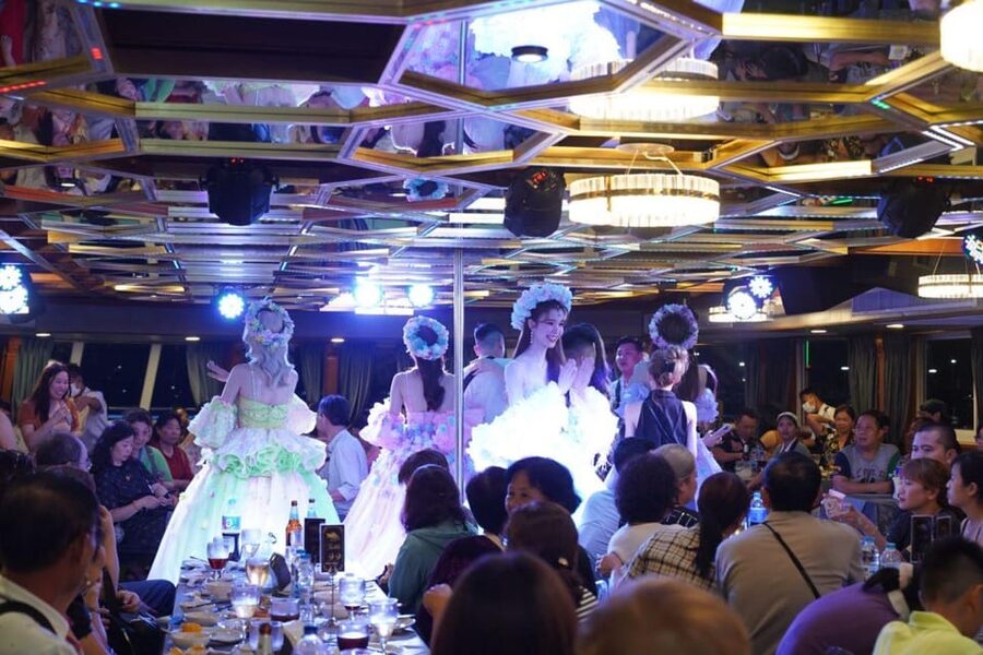 Pattaya: All Star Dinner Cruise, Cabaret Show & Beer Buffet - Dinner choices: seafood, Indian food, and international dishes